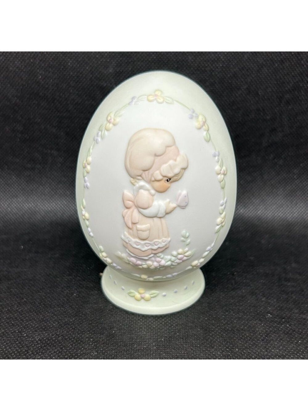 Precious Moments "We Are God's Workmanship"  1992 Annual egg figurine
